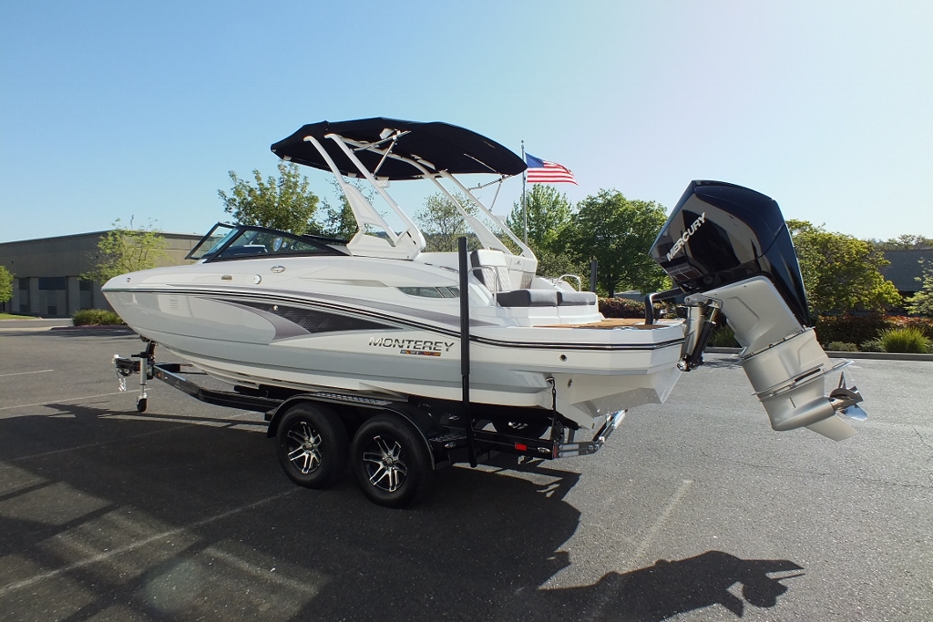 2022 Monterey M45, 300HP Verado. Sold