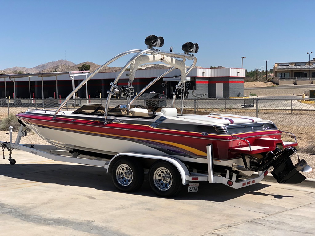 1999 Hallett 210 Open Bow *Mercury 7.4L MPI Magnum