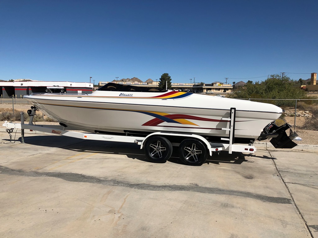 2004 Hallett 255-S Walk Through Open Bow *Mercury Racing 525 EFI