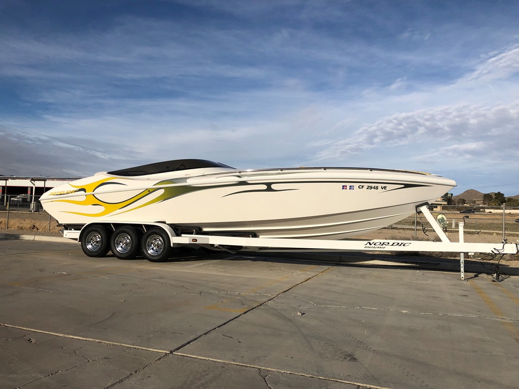 2007 Nordic 28 Heat Mid Cabin open Bow