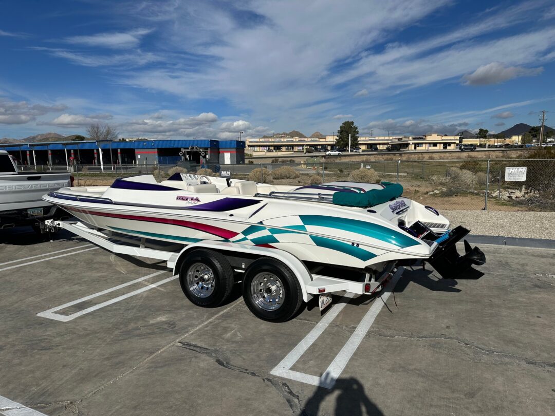 1999 Ultra 21 Stealth Open Bow *Mercury 5.7L MPI 300HP