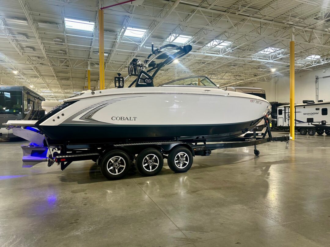 SOLD!!!! SOLD!!!!2021 Cobalt R7 Surf *Loaded and Rare Find with this Color Package! 8.1L Volvo 380HP