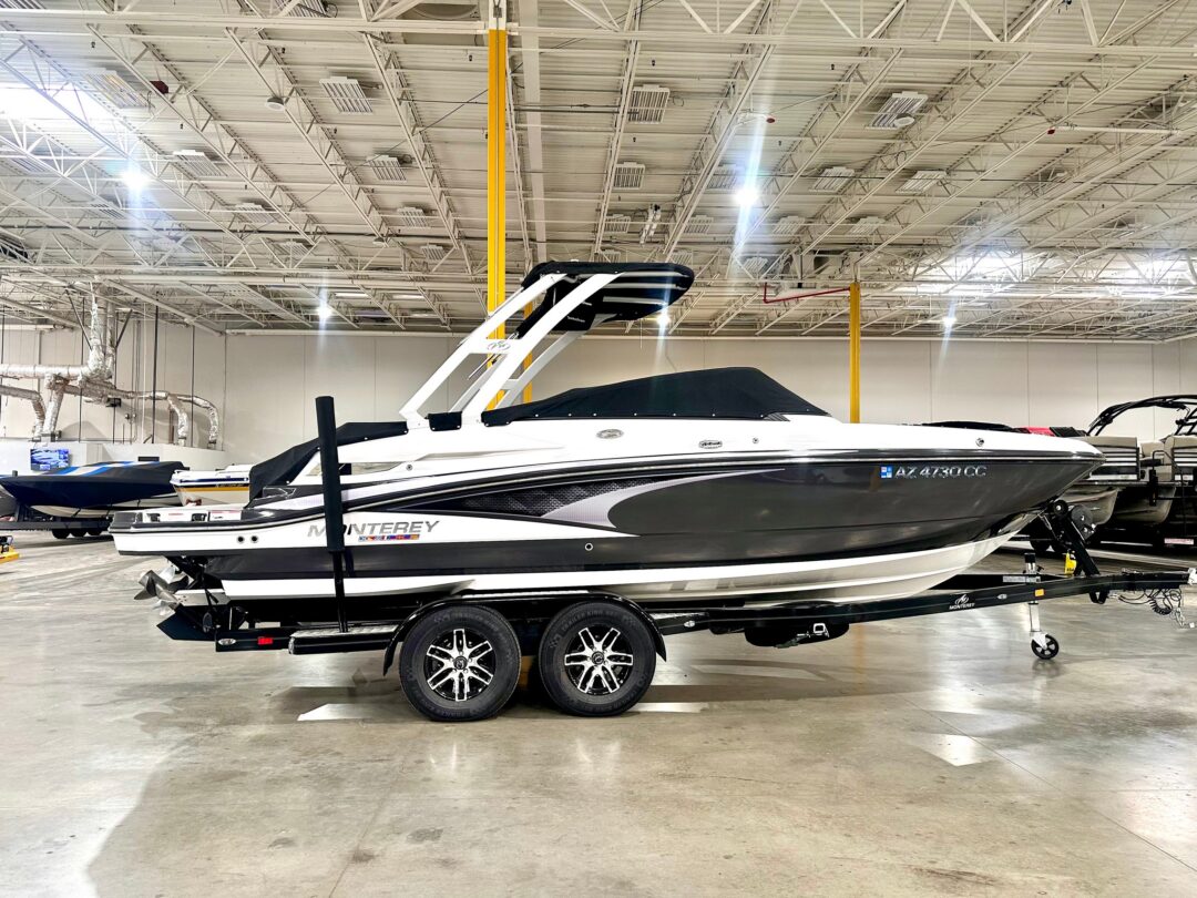2021 Monterey M4 Deck Boat *****SOLD***