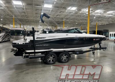 Monterey M4 Series Deck Loaded with Upgrades (Mercury 6.2L 300HP)